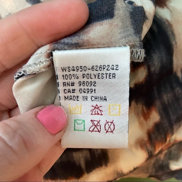 Willi Smith women’s animal print blouse in size medium - Picture 11 of 11